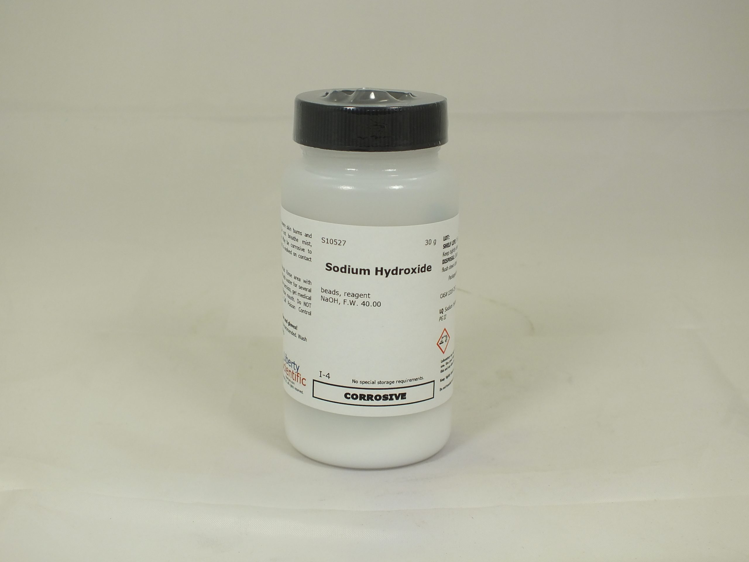 Sodium Hydroxide, granular, 30 g *CL*